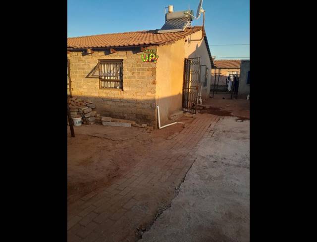 2 BEDROOM HOUSE FOR SALE IN LEHAE